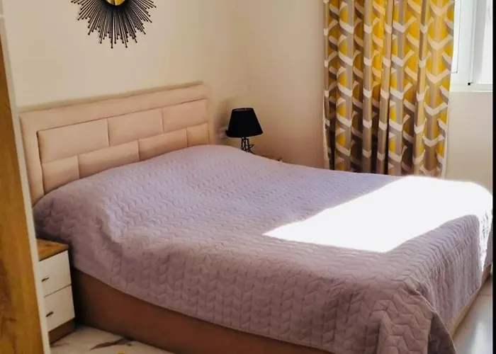 Barefoot Bay Retreat Golem (Tirana)