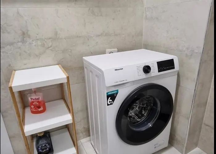 Barefoot Bay Retreat Golem (Tirana)