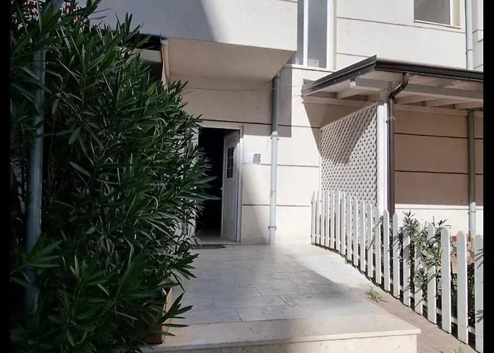 Barefoot Bay Retreat Apartment Golem (Tirana)