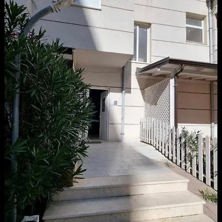 Barefoot Bay Retreat Apartment Golem (Tirana)