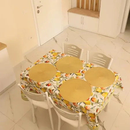 Apartment Barefoot Bay Retreat Golem (Tirana)
