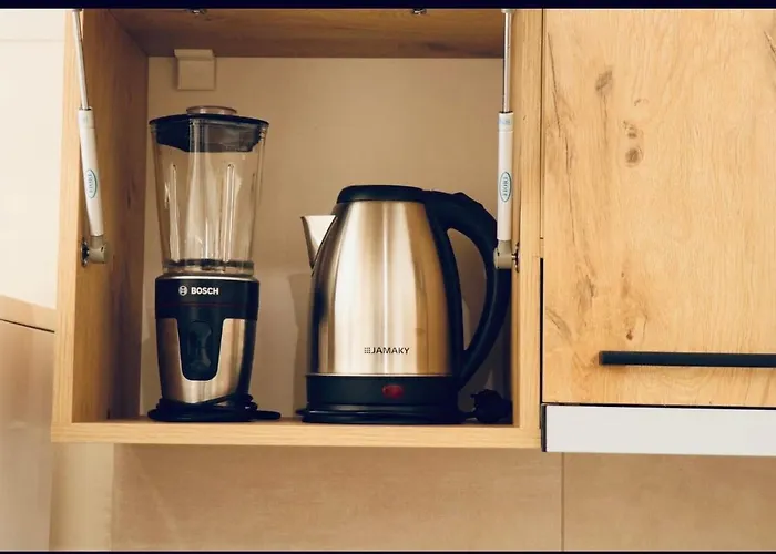 Barefoot Bay Retreat Golem (Tirana)